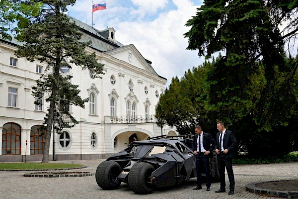 Vládny Tumbler pre boj s korupciou